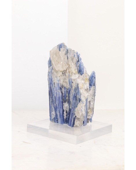 Cianita Azul com Quartzo Cristal Bruta na Base Acrílica 484 gramas