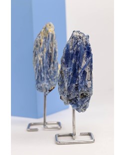 Cianita Azul na Base de Metal Prata 200 a 270 gramas