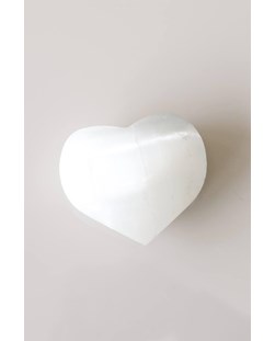 Coração Selenita Branca 119 a 125 gramas aprox.