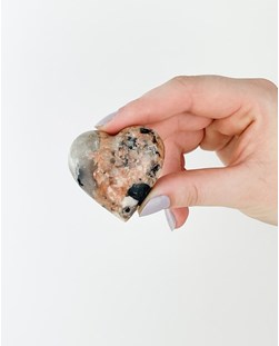 Coração Turmalina Preta com Feldspato e Quartzo 4,2 a 4,8 cm aprox.