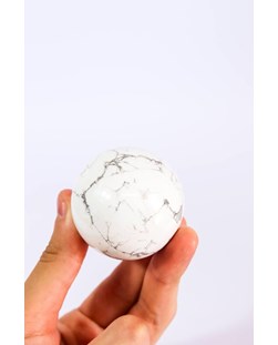 Esfera de Howlita Branco 4,5 a 5,0 cm. Aprox.