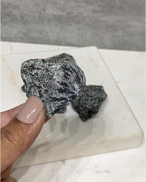 Pedra Actinolita bruta 30 gramas aprox.