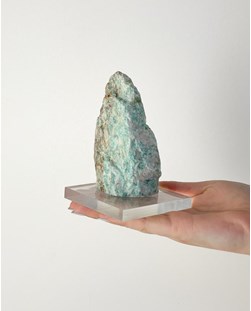 Pedra Amazonita Bruta na Base Acrílica 375 a 420 gramas aprox.