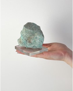 Pedra Amazonita Bruta na Base Acrílica 408 a 474 gramas aprox.