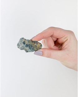 Pedra Apatita Azul Bruta 30 a 39 gramas aprox.