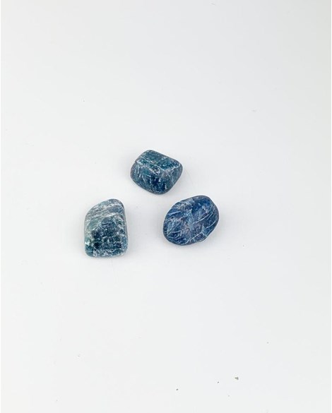 Pedra Apatita Azul Rolada 11 a 15 gramas.