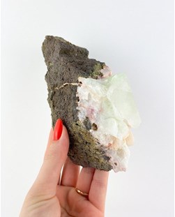 Pedra Apofilita na Matriz Bassalto Bruta 650 gramas