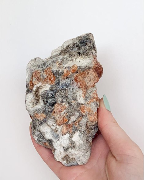 Pedra Bruta Espessartita na Matriz Granada 526 gramas