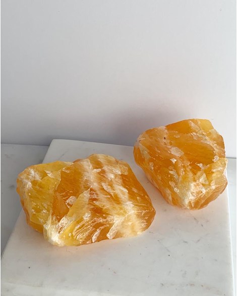 Pedra Calcita amarela bruta 270 a 280 gramas