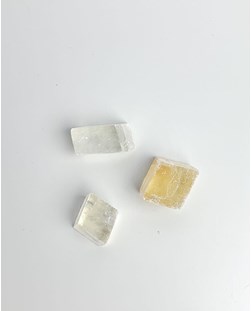 Pedra Calcita Ótica amarela bruta 6 a 14 gramas