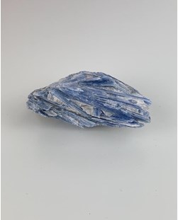 Pedra Cianita azul bruta 136 a 156 gramas