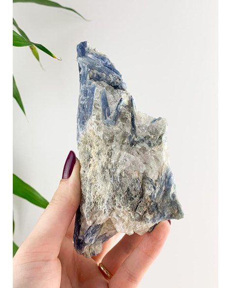 Pedra Cianita Azul Bruta 513 a 528 gramas aprox.
