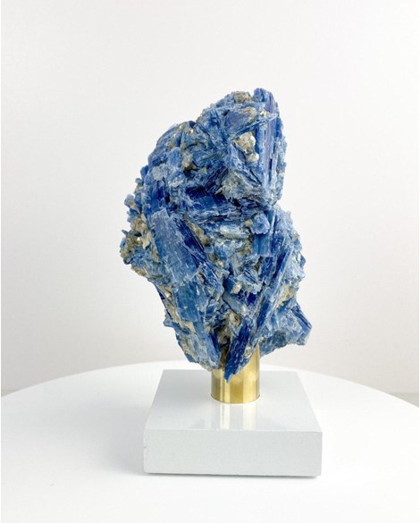 Pedra Cianita Azul Bruta Na Base de Madeira Branca 915 a 929 gramas