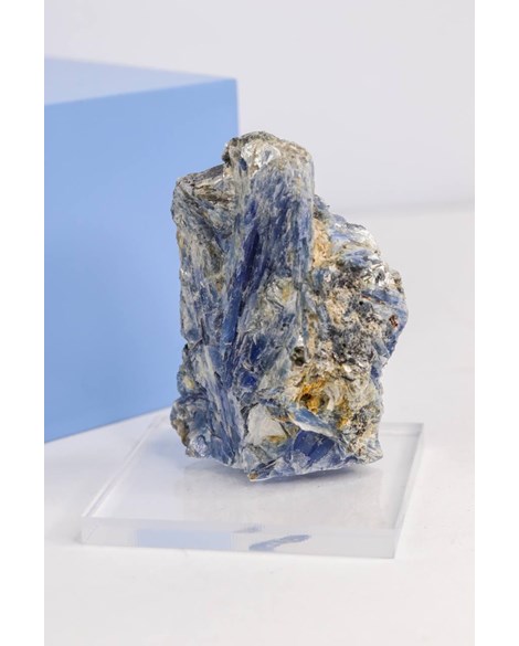 Pedra Cianita Azul na Base Acrilica 367 gramas