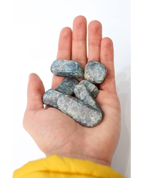 Pedra Cianita Azul Rolada 17 a 21 gramas