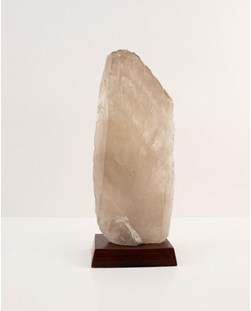 Pedra Cristal de Quartzo Bruto na Base Madeira Marrom 393 gramas