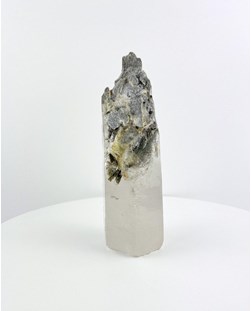 Pedra Cristal de Quartzo com Inclusão Lodolita Formação Natural 303 gramas 