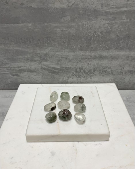Pedra Cristal de Quartzo com Inclusão Lodolita Rolado 6 a 10 gramas aprox.