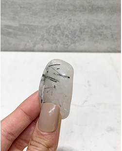 Pedra Cristal de Quartzo Grafitado rolado 20 a 29 gramas