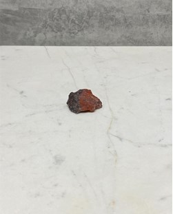 Pedra Cuprita com Crisocola bruta 9 a 10 gramas