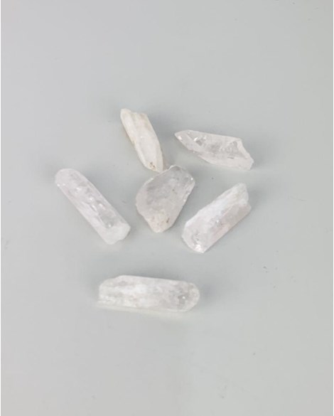 Pedra Danburita bruta 3 a 6 gramas aprox.