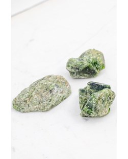 Pedra Diopsídio Bruto 30 a 43 gramas