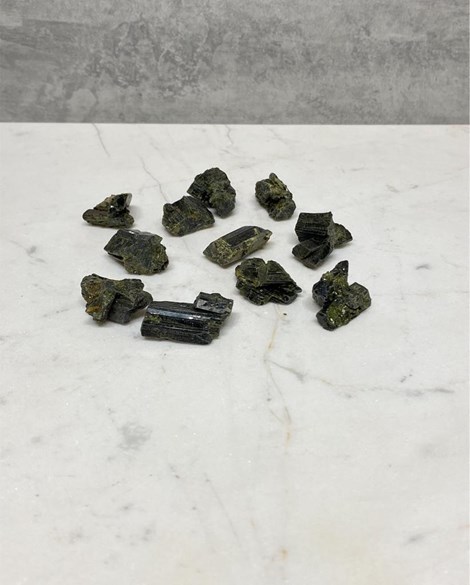 Pedra Epidoto bruto 5 a 13 gramas