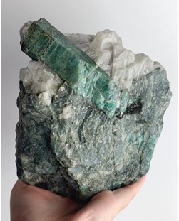 Pedra Esmeralda Bruta na Matriz 2,450 Kg