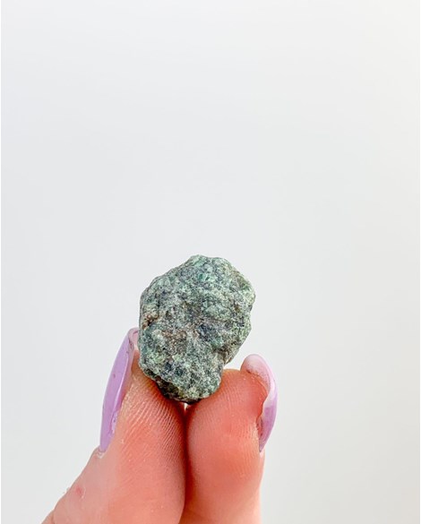 Pedra Esmeralda bruta na matriz 6 a 8 gramas