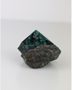 Pedra Esmeralda Polida na Matriz 470 gramas