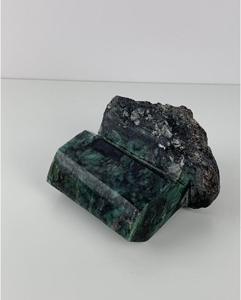 Pedra Esmeralda Polida na Matriz 630 gramas