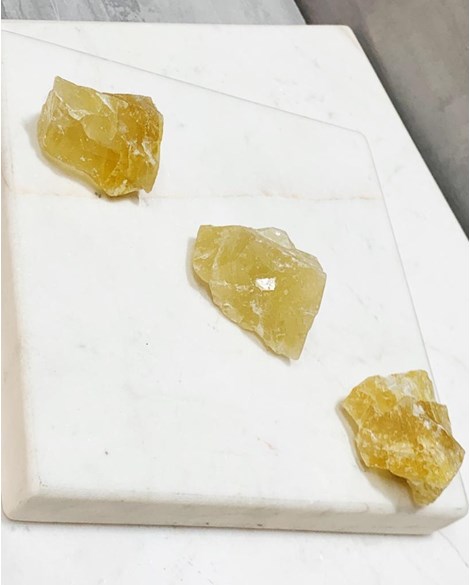 Pedra Fluorita Amarela bruta 100 a 120 gramas