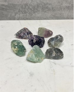 Pedra Fluorita multicolorida bruta 30 a 38 gramas