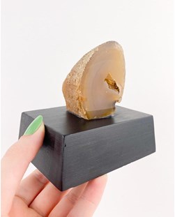 Pedra Geodo Ágata Natural na Base Madeira Preta 256 gramas