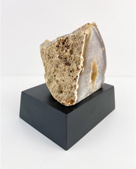 Pedra Geodo Ágata Natural na Base Madeira Preta 532 gramas