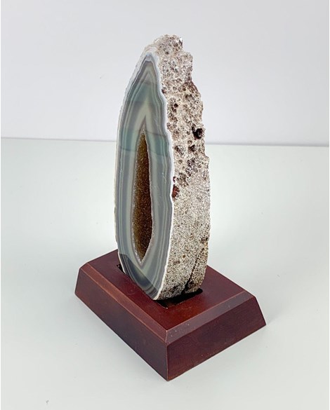 Pedra Geodo de Ágata Natural com Base de Madeira Marrom 364 gramas