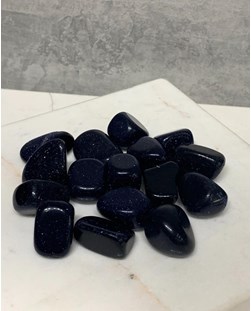 Pedra Goldstone Azul rolada (produzida) 7 a 10 gramas