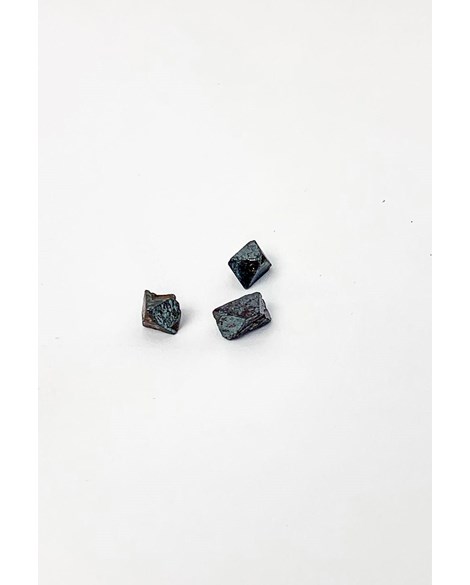 Pedra Magnetita bruta 0,8 a 1,4 gramas