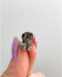 Pedra Meteorito bruto 2 gramas aprox.
