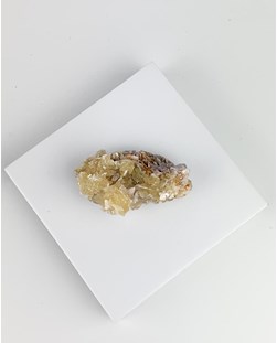 Pedra Mica amarela bruta 26 a 36 gramas
