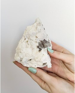 Pedra Mica com Albita Bruta 832 gramas