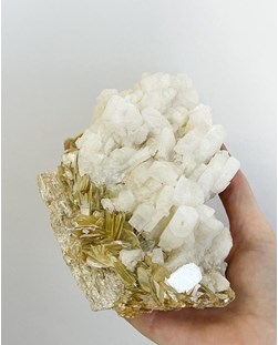 Pedra Mica com Albita Bruta Coleção 838 gramas
