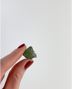 Pedra Moldavita 10,5 quilates bruta 2,1 a 2,2 gramas