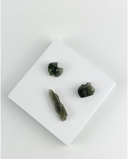 Pedra Moldavita 11,5 a 12,5 quilates bruta 2,3 gramas