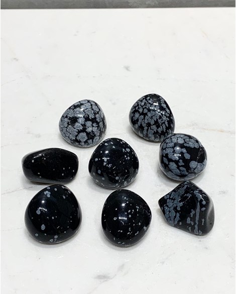 Pedra Obsidiana Flocos de Neve rolado 8 a 10 gramas