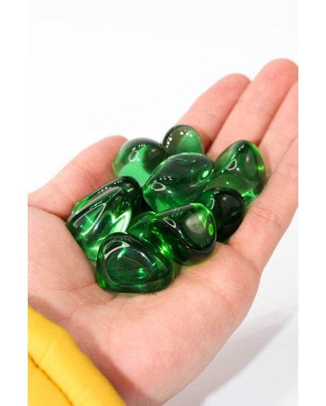 Pedra Obsidiana Verde Rolada 12 a 15 gramas