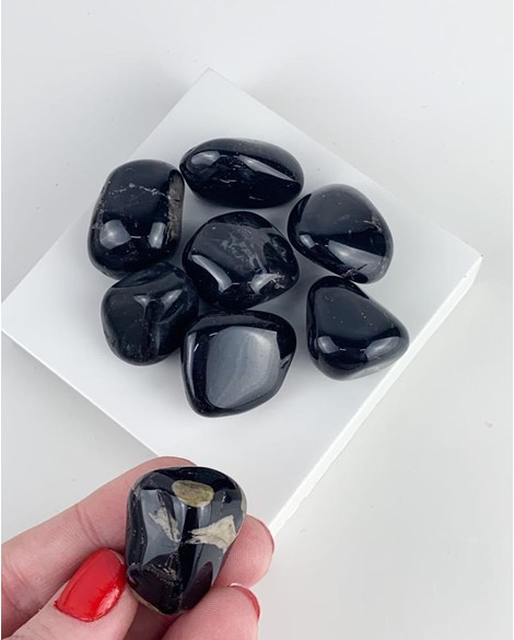 Pedra Ônix preto rolado 10 a 20 gramas
