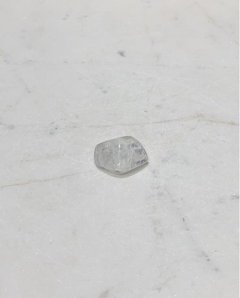 Pedra Petalita rolada3,0 a 3,6 gramas