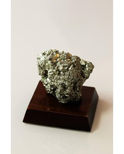 Pedra Pirita Bruta na Base de Madeira Marrom 165 gramas