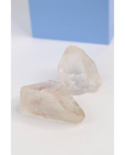 Pedra Ponta Cristal bruto 74 a 88 gramas